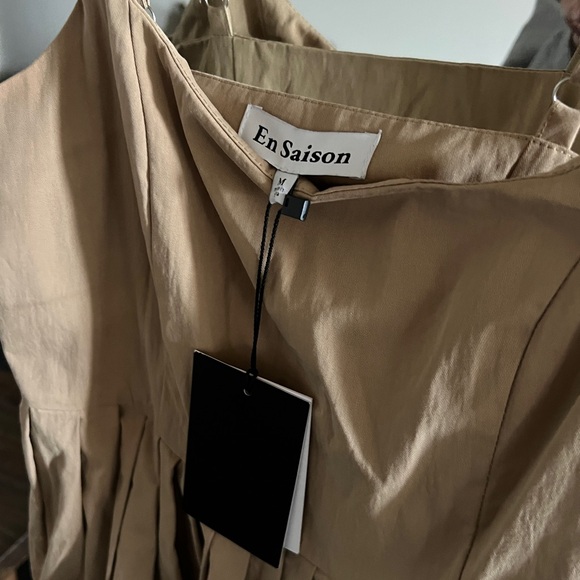 NWT En Saison Beige Pleated Dress - Picture 4 of 5